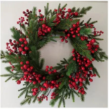  24"D, XMAS GREENS W/BERRIES WREATH